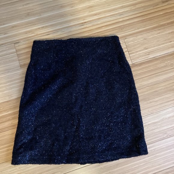 Black mini skirt - Picture 1 of 4